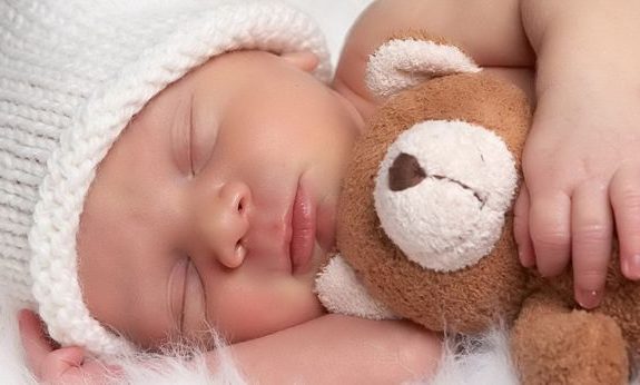 Vídeo sobre higiene del sueño en los bebés